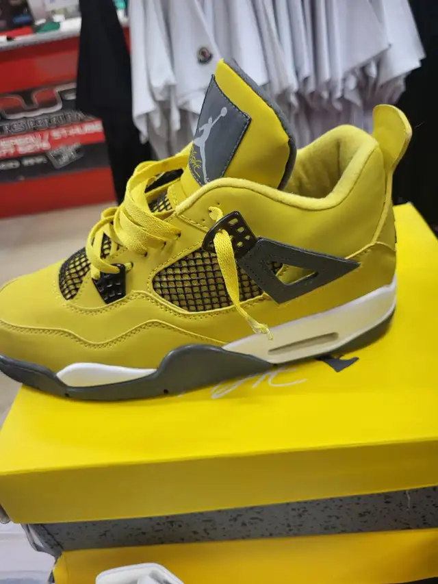 Jordan shoes 4  in Men's Shoes in Longueuil / South Shore - Image 4