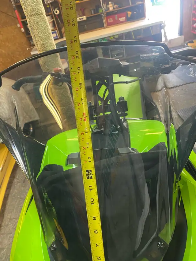  Arctic Cat 2018–2025 procross mid height touring windshield in Snowmobiles Parts, Trailers & Accessories in Windsor Region - Image 5