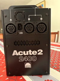 Profoto Acute 2 - 2400 Watt studio pack and three heads