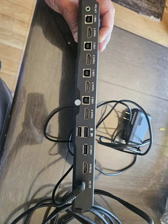 4-Port KVM Switch 4K 60Hz – Perfect for Home Office & Multi-PC S in Cables & Connectors in Mississauga / Peel Region - Image 3