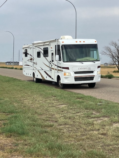 2009 Damon Daybreak 38 ft Class A Motorhome (Upgraded for Off Grid-Boondocking) Selling our beloved...