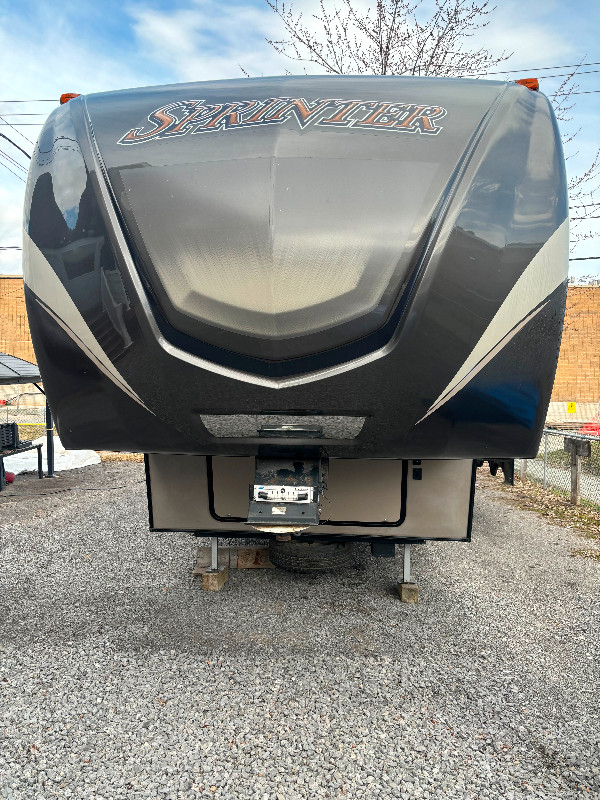 Roulotte à sellette ( fifth wheel)  de marque SPRINTER 252 FWRLS dans Caravanes classiques  à Ville de Québec