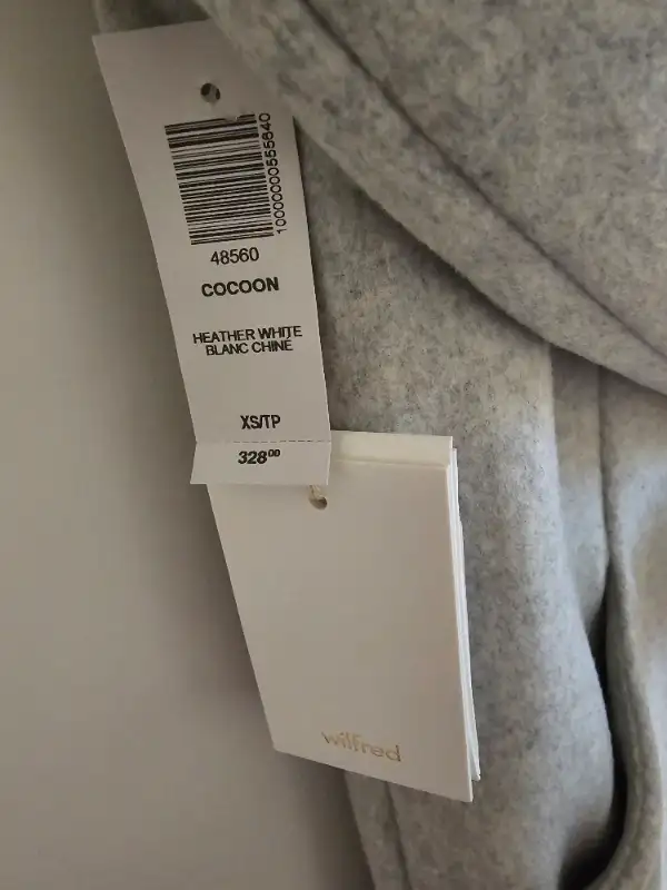 Aritzia Brand New Cocoon Coat for sale!! in Women's - Tops & Outerwear in City of Halifax - Image 5