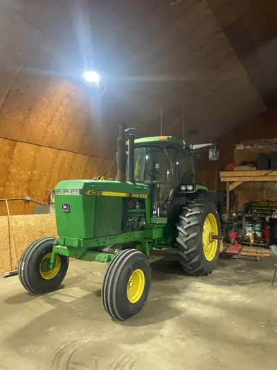 1990 John Deere 4055 New tires all around Dual hyd Dual PTO Factory 3 point 15 speed powershift. Eng...