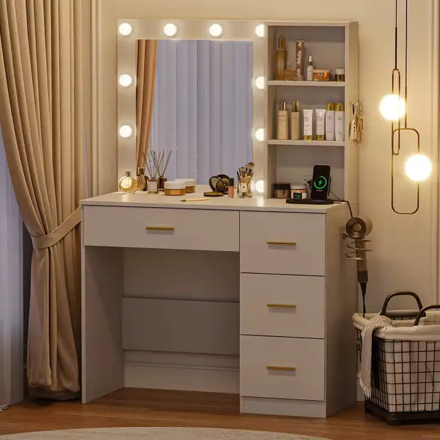 Brand new makeup vanity desk  in Dressers & Wardrobes in City of Toronto - Image 2