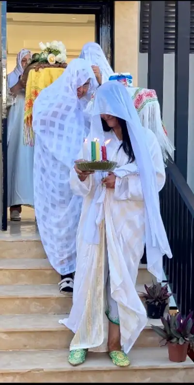 Je suis une voyante/medium marocaine qui a plus de 35 ans d'expérience dans le domaine. Je lis dans...