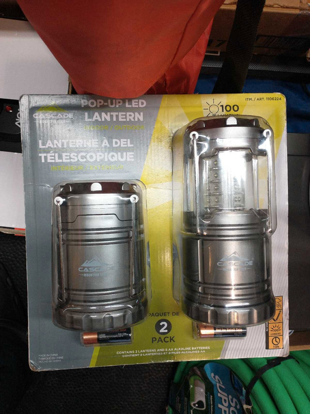 Cascade Pop-Up LED Lantern Indoor/Outdoor New Sealed 2 Pack dans Pêche, camping et plein Air  à Laval/Rive Nord