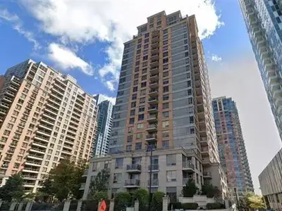 Luxury 1 Bedroom + Den Condo for Rent at Essex II, Steps to Kipling Station A bright and spacious 1...