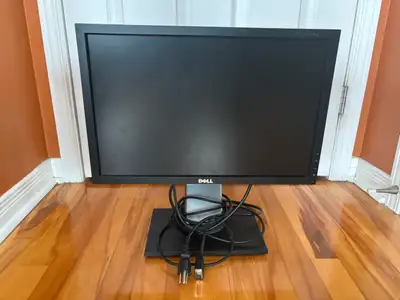 Moniteur (écran) ACL Dell 19 pouces, modèle CJC-1909-WB, dispose de : • Ports VGA et DVI • 2 ports U...