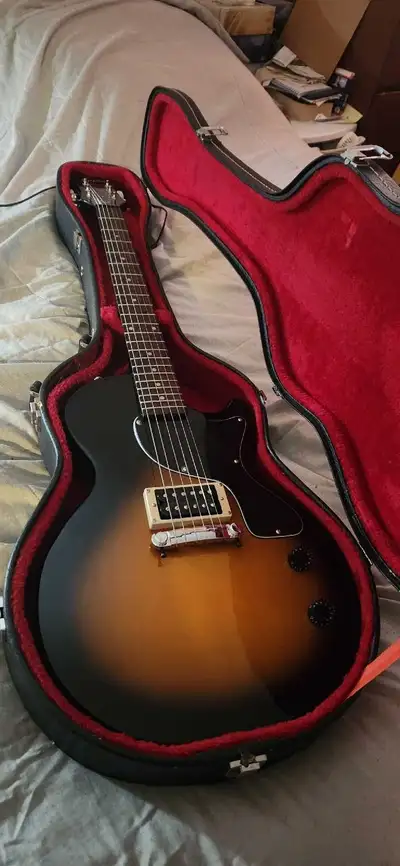 2011 Epiphone Les Paul Junior Vintage Tobacco Burst  w/case, View more