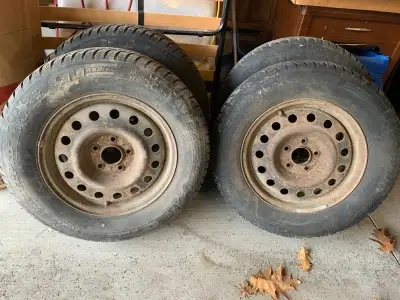 215/70R16 From a Kia Sportage Reason for selling, got a new car Used for 2 seasons, great shape $200...