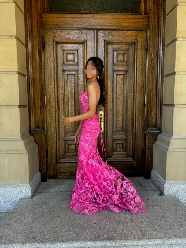 Graduation dress/ or Party dress in Women's - Dresses & Skirts in Edmonton - Image 2
