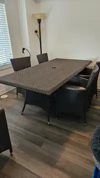 Indoor/Outdoor Luxury Table with 4 matching chairs