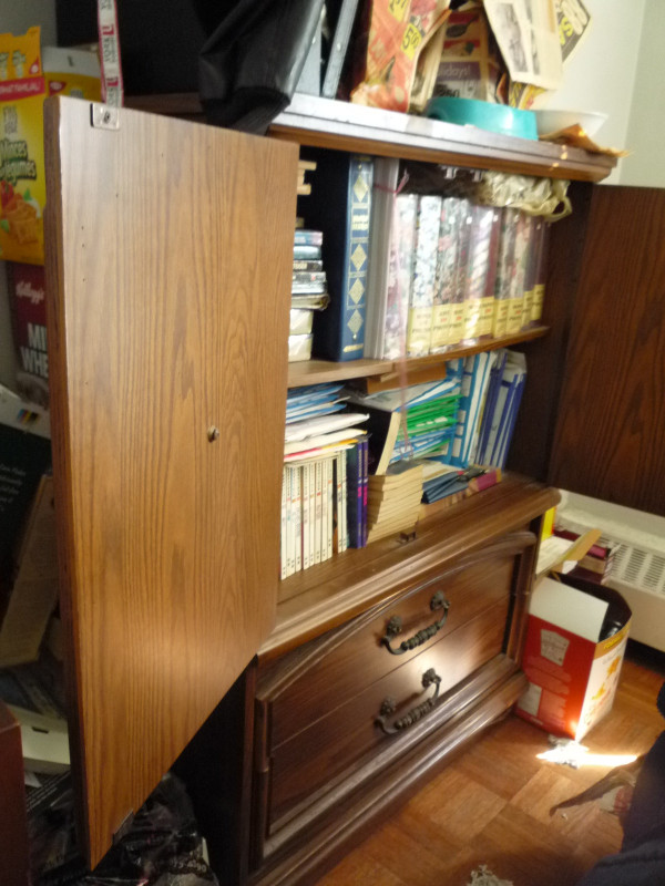 Full solid wood bedroom cabinet & lots more items on sale   b234 in Dressers & Wardrobes in City of Toronto - Image 2