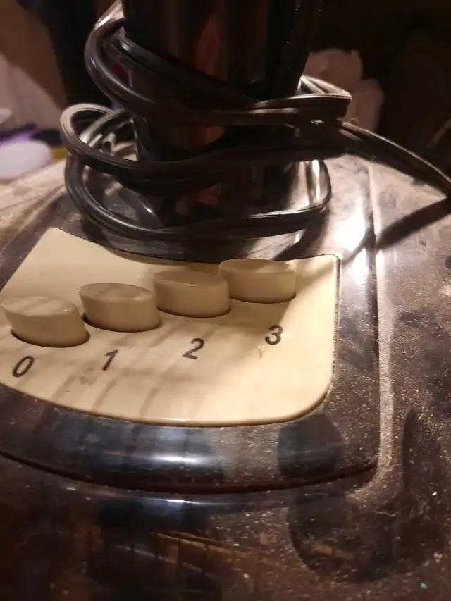 Table Fan in Indoor Lighting & Fans in Ottawa - Image 4