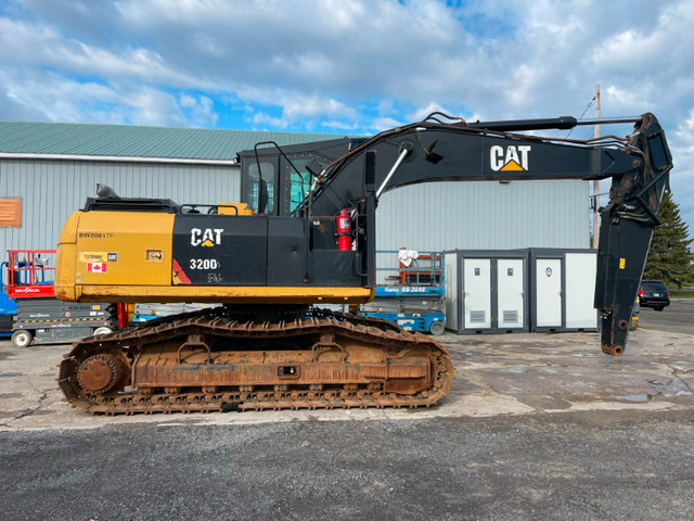 WOW! Excavatrice Cat 320D2 FM Caterpillar Diesel Track Processor dans Équipement lourd  à Laval/Rive Nord - Image 4