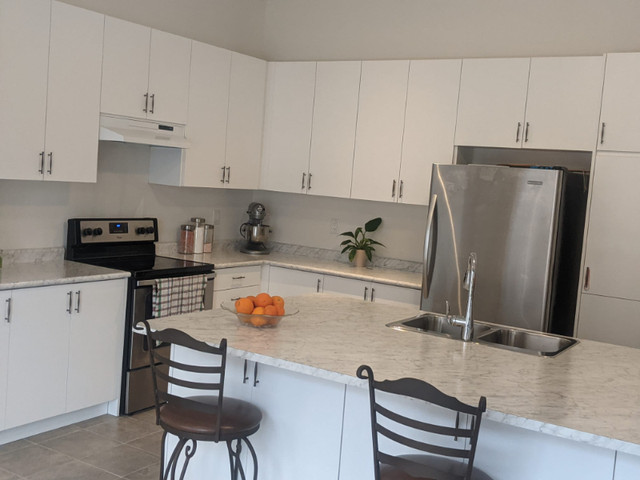 Almost new, beautiful kitchen in Cabinets & Countertops in Hamilton - Image 2