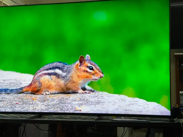 Samsung 85 inches 4K smart like new here in TVs in Ottawa - Image 6