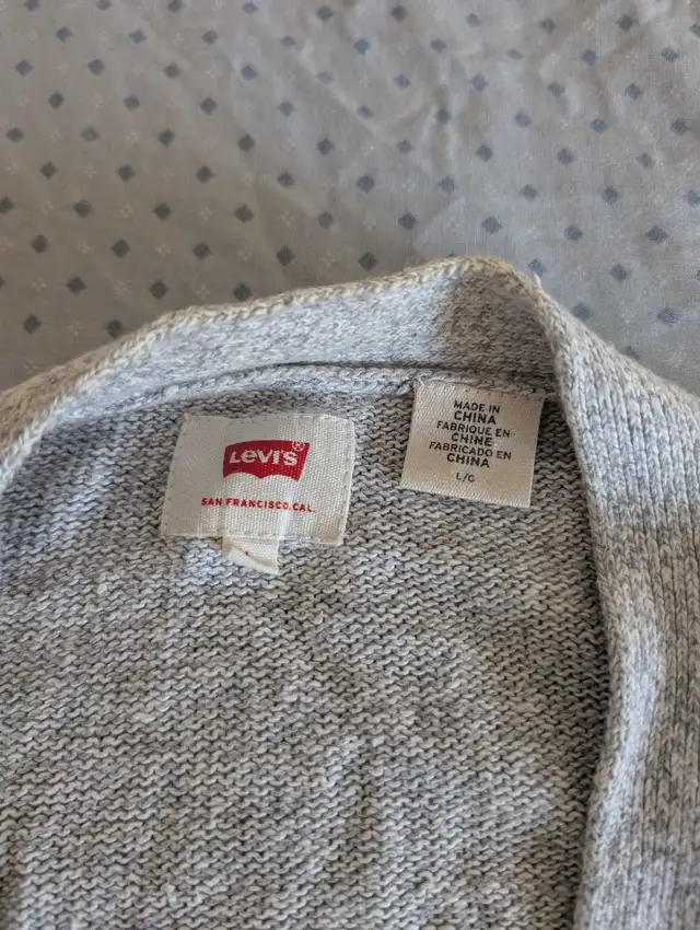 Levi's Cardigan in Men's in City of Toronto - Image 3