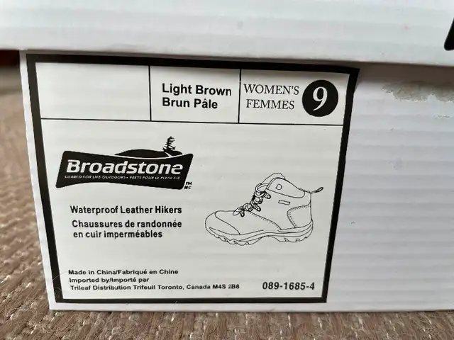 Waterproof Leather Hiking Boots Women’s Size 9 Used few times in Women's - Shoes in Oakville / Halton Region - Image 6