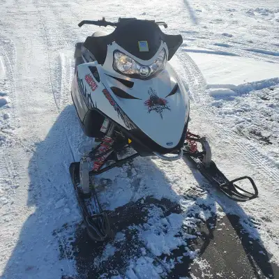 2009 Polaris Dragon SP 600. Great running sled, new idler wheel bearings last season, new sliders th...