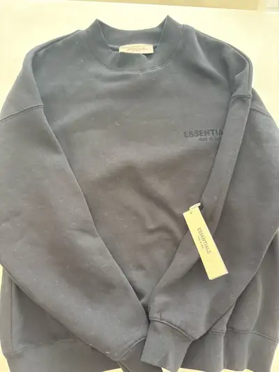 Reduced! Brand New Essentials Sweatshirt Black, View more