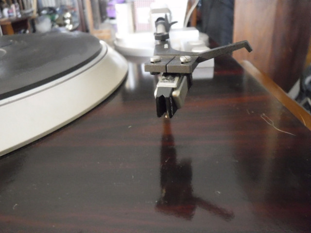 Vintage Turntable / Record Player REDUCED in Other in Oshawa / Durham Region - Image 4
