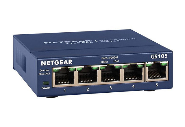 NETGEAR 5-port Gigabit Network Switch GS105 - FACTORY SEALED in Networking in Markham / York Region - Image 2
