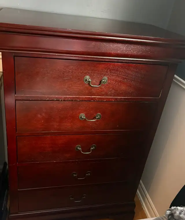 Ensemble de meubles en bois pour chambre à coucher in Dressers & Wardrobes in Longueuil / South Shore - Image 4