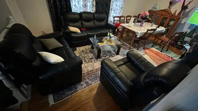 Leather Recliner Sofa Set in Chairs & Recliners in Kingston - Image 2