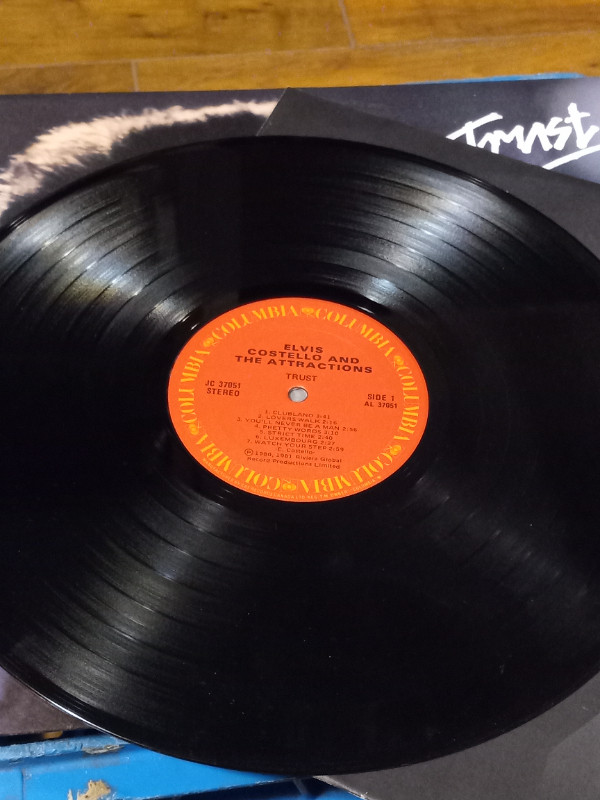 Vinyl Record/LP Elvis Costello TRUST Original 1981 Pressing EX in CDs, DVDs & Blu-ray in Trenton - Image 4