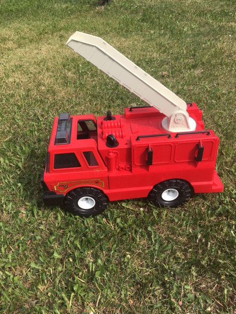 Tonka toy fire truck in Toys & Games in Strathcona County - Image 2