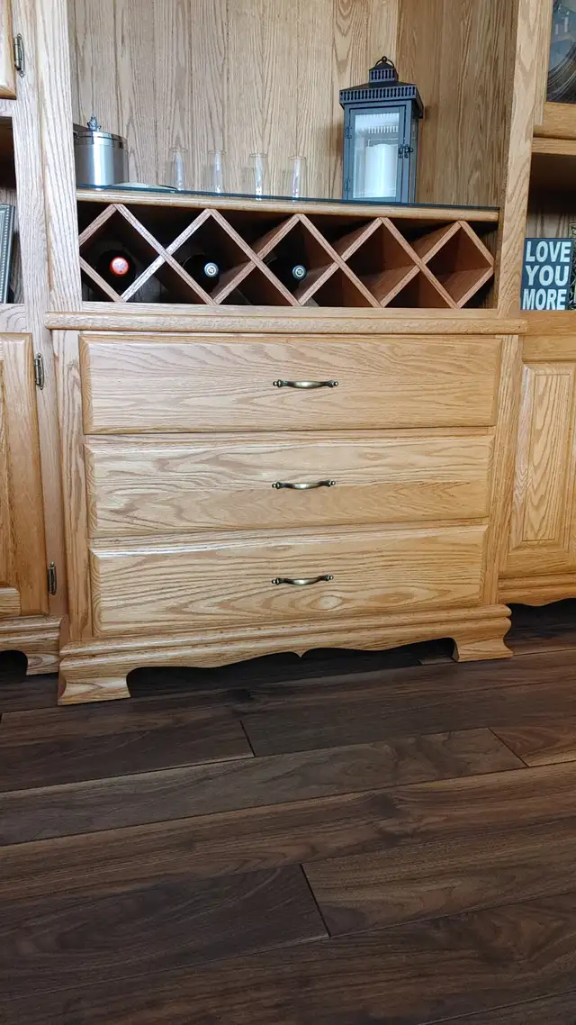 Oak Wall Unit in Hutches & Display Cabinets in Kitchener / Waterloo - Image 3