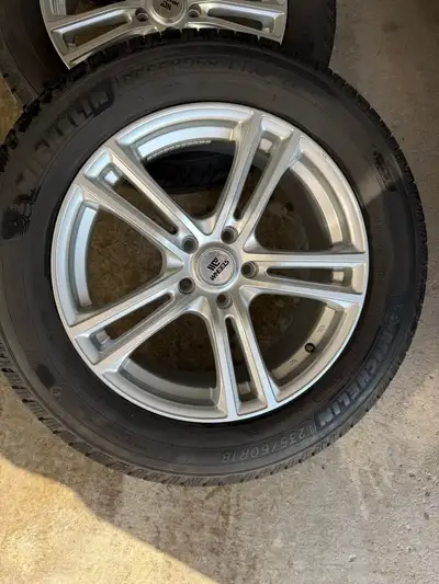 Bought new car so these do not fit anymore. Tires used only for ~20-25Km and these are rated for 115...