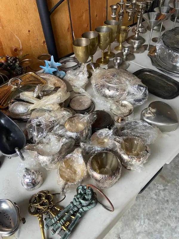 Assorted silver plated dinnerware in Kitchen & Dining Wares in Cowichan Valley / Duncan - Image 3