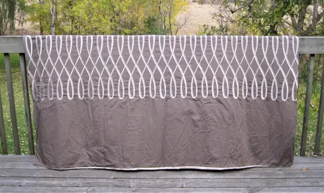 Gluckstein Home Reversible Queen Size Duvet Cover + Euro Pillow in Other in Markham / York Region - Image 2