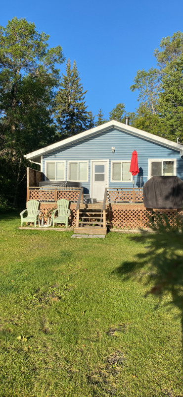 Lakefront Cottage for Rent with Hottub in Manitoba - Image 2
