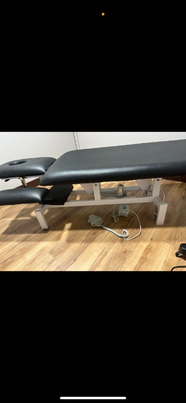 Electric Elevation Massage Table in Health & Special Needs in Edmonton - Image 2