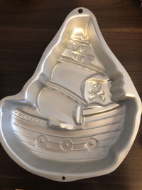 Wilson Pirate Boat Cake Pan