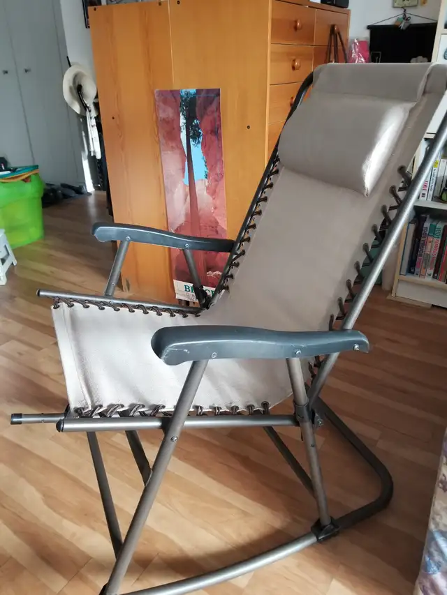 Chaise berçante pour extérieur in Patio & Garden Furniture in Laval / North Shore - Image 4