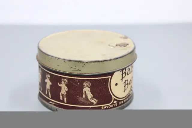 Vintage Baby's Bottom Tobacco Ttin in Arts & Collectibles in London - Image 5