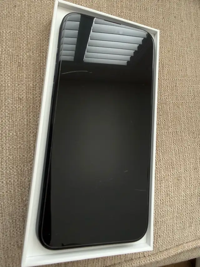 iPhone 15Pro Max, Blue Titanium, 256 GB in Cell Phones in Kitchener / Waterloo - Image 6