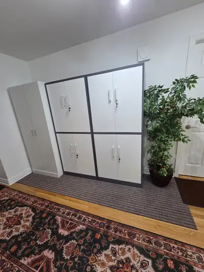 A private furnished room in an apartment for female roommate. Clean & Quiet environment, close to RE...