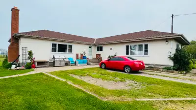 Welcome to wine country ! Niagara on the Lake 4 acres ,483.38 ft frontage WITH NATURAL GAS! Beautifu...