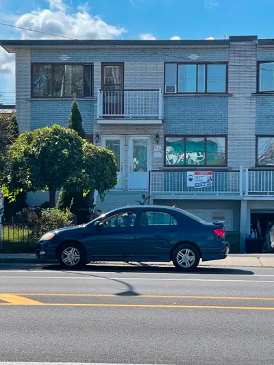 Heart of LaSalle, 5 1/2 apartment for rent. Close by everything.