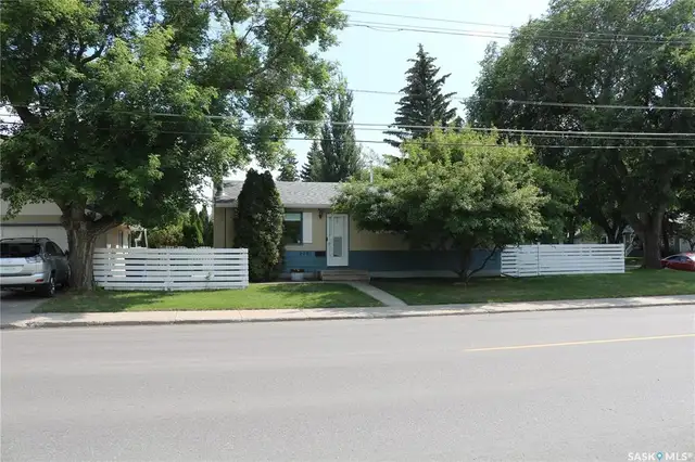 Rent 950 Sq feet 3-bedroom Bungalow house, Avalon Area