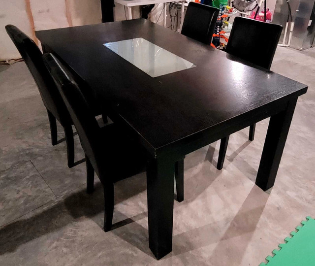 Dining table  in Dining Tables & Sets in Calgary