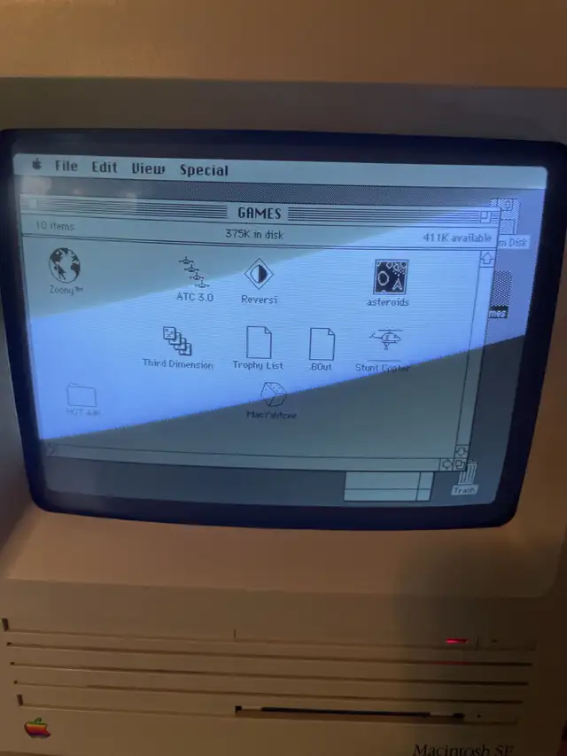 Apple Macintosh SE w/ keyboard, mouse, games, iWoz book working in Desktop Computers in Ottawa - Image 3