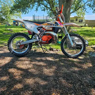 Selling my 2017 ktm 300 xcw six days. 130hrs on the bike. New full fmf exhaust last season. Comes wi...