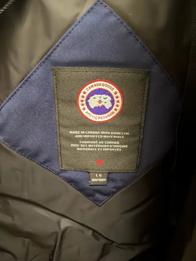 Canada Goose Chateau Parka — Men’s Large — Atlantic Blue in Men's in Edmonton - Image 4